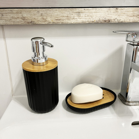 Komplet łazienkowy LOFT Zestaw Akcesoria 6w1 Dozownik, Kosz na śmieci, Kubeki, Mydelniczka, Szczotka WC Czarny Drewno Komplet łazienkowy LOFT Zestaw Akcesoria 6w1 Dozownik, Kosz na śmieci, Kubeki, Mydelniczka, Szczotka WC Czarny Drewno